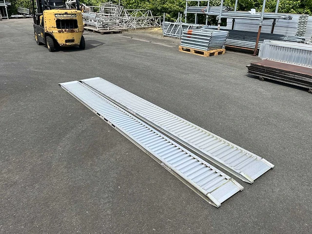 Trailer parts and accessories - afbeelding 1 van  3