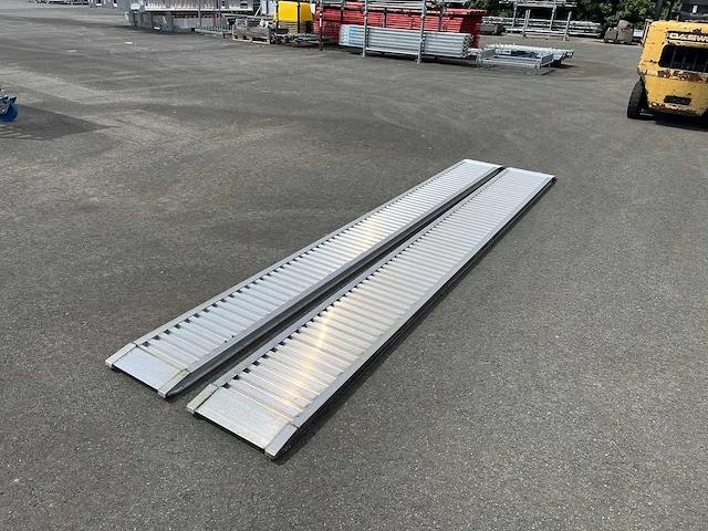 Trailer parts and accessories - afbeelding 2 van  3