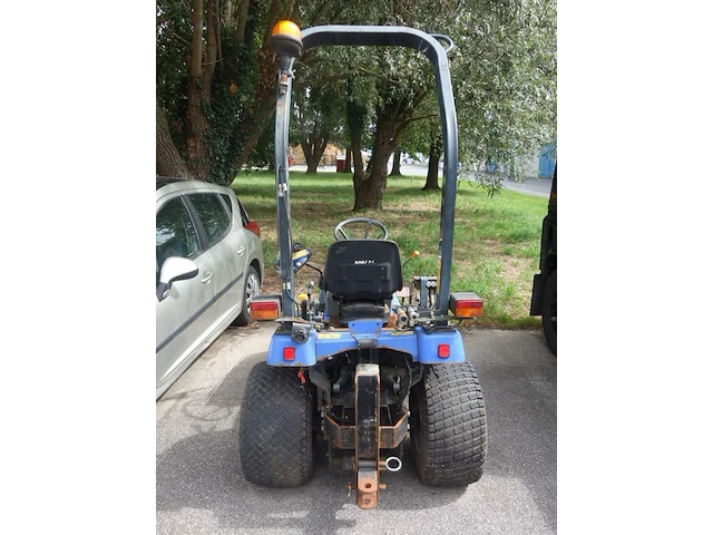 Traktor iseki txg23 - afbeelding 11 van  16