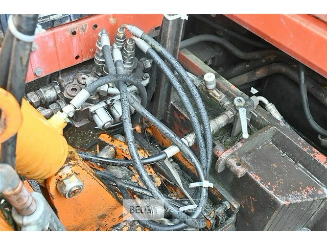 Traktorfiat 82-94 dt met vaste armklepelmaaier - afbeelding 5 van  15