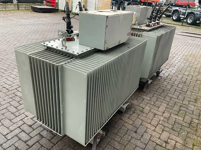 Transformator (2x) - afbeelding 4 van  7