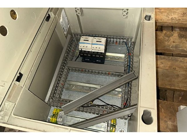 Transformator en electriciteitskast - afbeelding 4 van  6