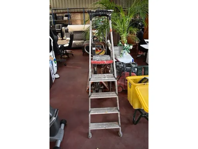 Transpallet, trapladder 5 treden (6,7) - afbeelding 1 van  8