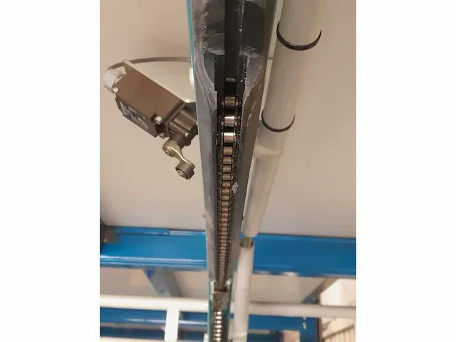 Transport en magazijnsysteem hangend goed - afbeelding 29 van  31