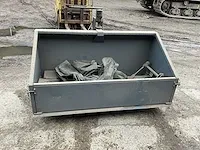 Transportbakje tractor. - afbeelding 1 van  7