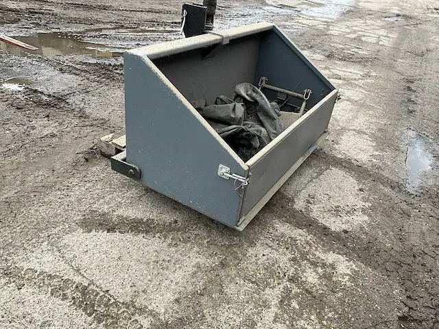 Transportbakje tractor. - afbeelding 2 van  7