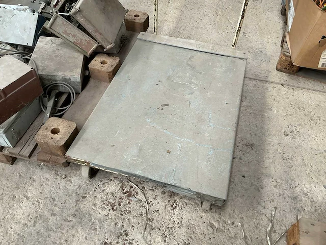 Transportkar met elektrakasten - afbeelding 2 van  6