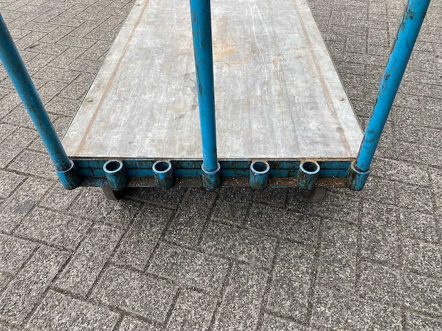 Transportwagen voor platen met drie verplaatsbare beugels. - afbeelding 2 van  3