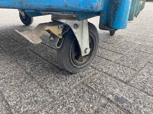 Transportwagen voor platen met drie verplaatsbare beugels. - afbeelding 3 van  3