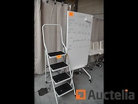 Trapladder en magneetbord - afbeelding 3 van  6