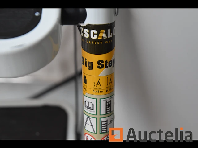 Trapladder en magneetbord - afbeelding 4 van  6