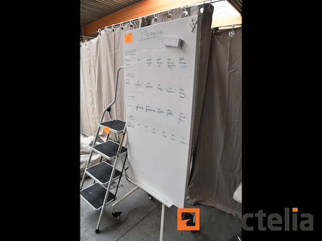 Trapladder en magneetbord - afbeelding 5 van  6