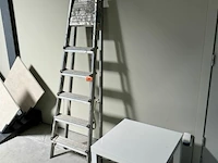 Trapladder tafeltje en vuilbak - afbeelding 3 van  3