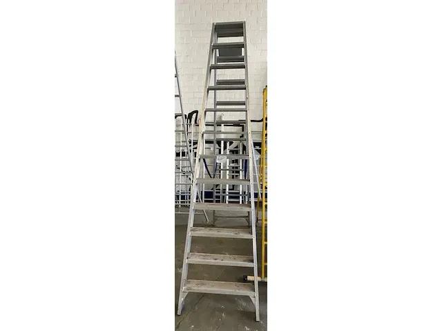 Trapladder - afbeelding 1 van  3