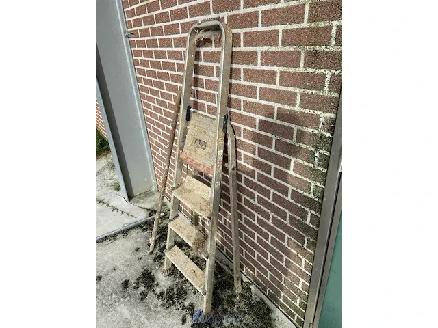 Trapladdertje altrex - afbeelding 2 van  3
