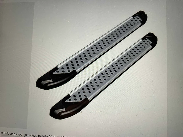 Tredeplank voor bestelauto,met bevestigings kit,links+rechts. - afbeelding 1 van  4
