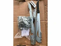 Tredeplank voor bestelauto,met bevestigings kit,links+rechts. - afbeelding 3 van  4