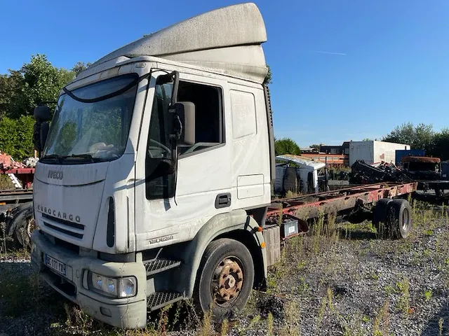 Trekker iveco eurocargo - afbeelding 1 van  11