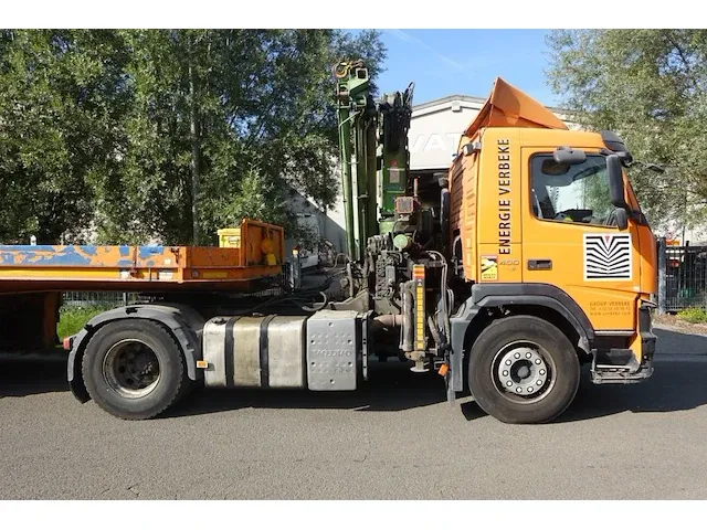 Trekker volvo fm met autolaadkraan - afbeelding 1 van  18
