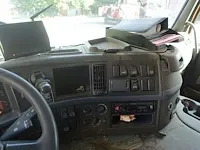 Trekker volvo fm met autolaadkraan - afbeelding 15 van  18