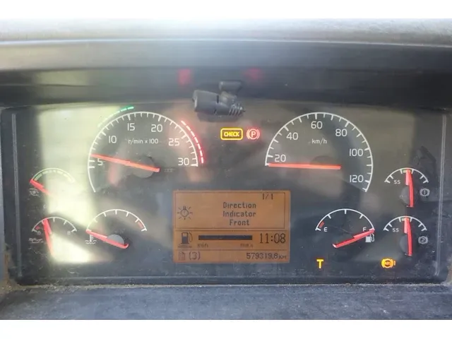 Trekker volvo fm met autolaadkraan - afbeelding 17 van  18