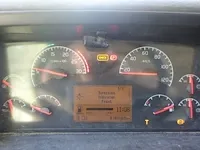 Trekker volvo fm met autolaadkraan - afbeelding 17 van  18