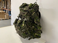 Trekrugzak met extra zak vooraan legermotief - survival
