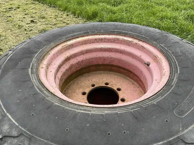 Trelleborg banden tractor - afbeelding 3 van  4