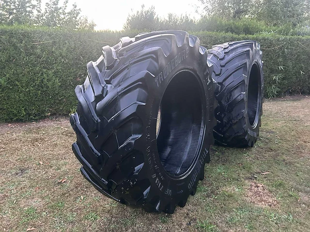 Trelleborg tm1060 2 tractorbanden - afbeelding 1 van  8
