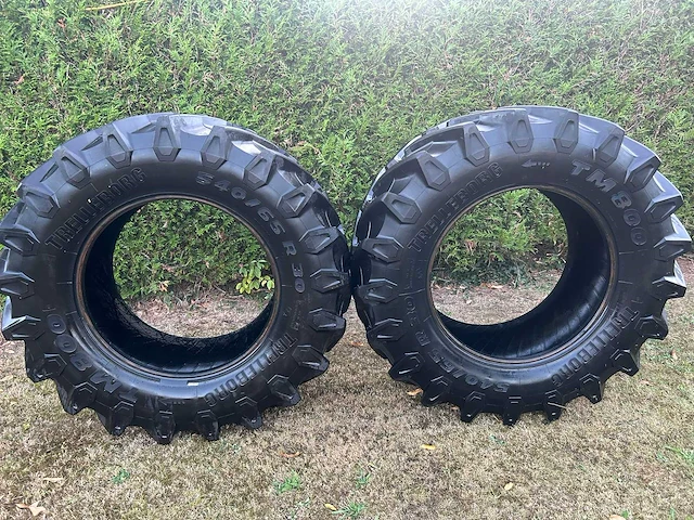 Trelleborg tm800 2 tractorbanden - afbeelding 1 van  7