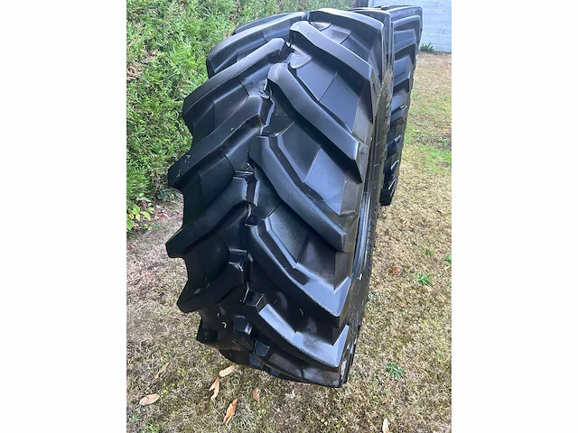 Trelleborg tm800 2 tractorbanden - afbeelding 3 van  7