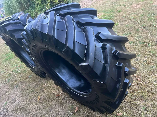 Trelleborg tm800 2 tractorbanden - afbeelding 4 van  7