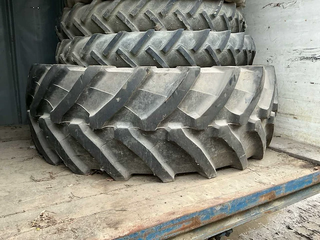 Trelleborg tm900 high power tractor achterband - afbeelding 1 van  4