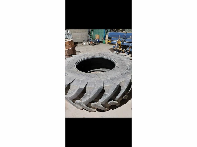 Trelleborg tm900 high power tractor achterband - afbeelding 2 van  4