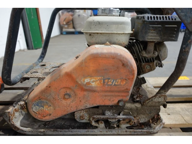 Trilplaat op benzine belle - afbeelding 2 van  4
