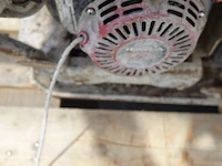 Trilplaat op benzine belle - afbeelding 4 van  4
