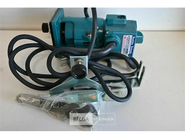 Trimmer makita type 3700b - afbeelding 1 van  4