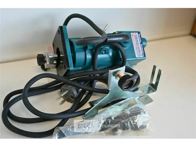 Trimmer makita type 3700b - afbeelding 1 van  3
