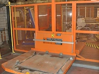 Trimming station with aspirator bucket cleaning incl. washing machine benteler, robot abb and quality control station - afbeelding 3 van  11