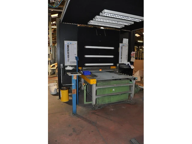 Trimming station with aspirator bucket cleaning incl. washing machine benteler, robot abb and quality control station - afbeelding 8 van  11