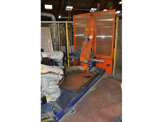 Trimming station with aspirator bucket cleaning incl. washing machine benteler, robot abb and quality control station - afbeelding 9 van  11