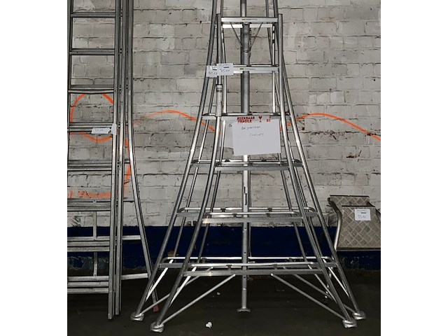 Tripod ladder hase gawa - afbeelding 1 van  4