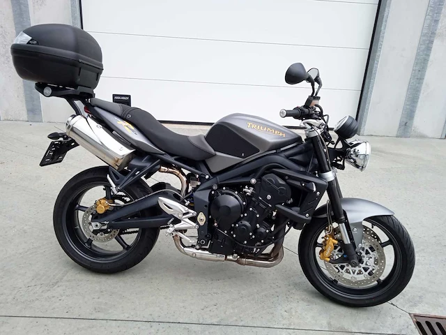 Triumph - streettriple - motorfiets - afbeelding 1 van  7