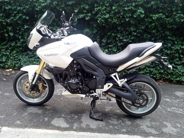 Triumph - tiger - motorfiets - afbeelding 1 van  9