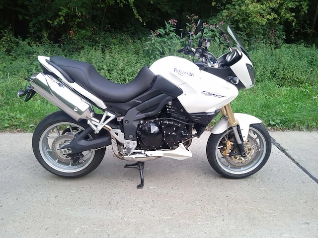 Triumph - tiger - motorfiets - afbeelding 4 van  9