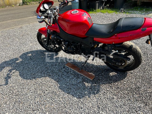 Triumph speed four 600 cc motorfiets - 2006 - afbeelding 3 van  9