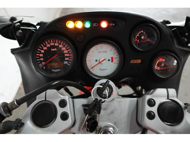 Triumph sprint st 955 - afbeelding 10 van  13