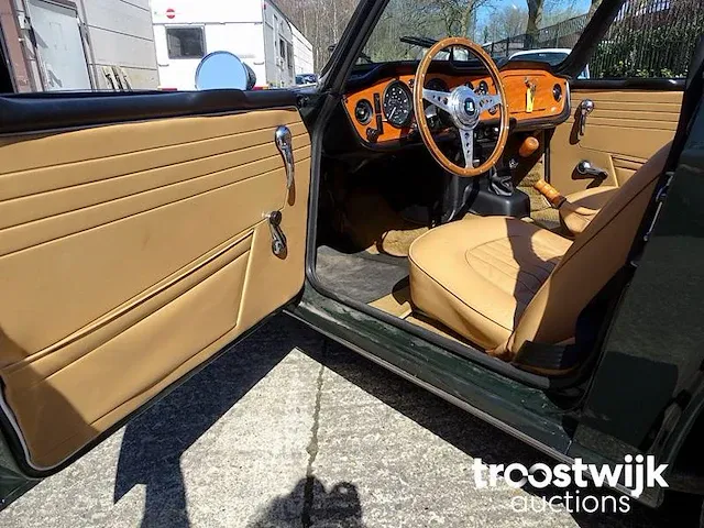 Triumph tr 250 'surrey-top' - afbeelding 25 van  52