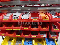 Trolley met plastic containers en de inhoud ervan - afbeelding 3 van  9