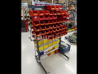 Trolley met plastic containers en de inhoud ervan - afbeelding 8 van  9